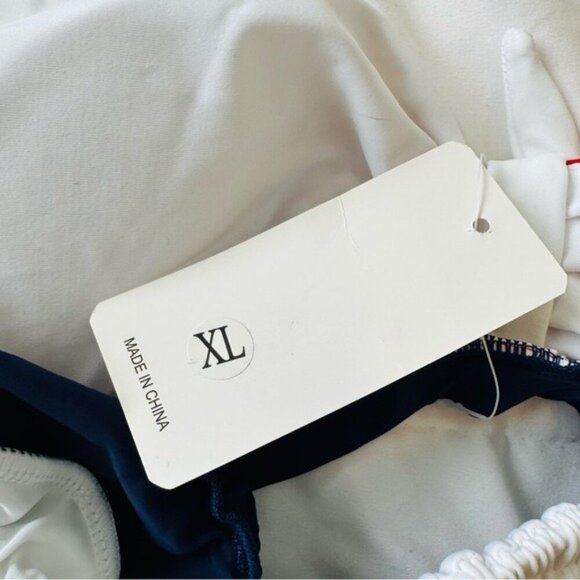 Futurino Red White Striped Bikini Top XL | Retro Halter Swim Top Pin-Up Style - Picture 6 of 7